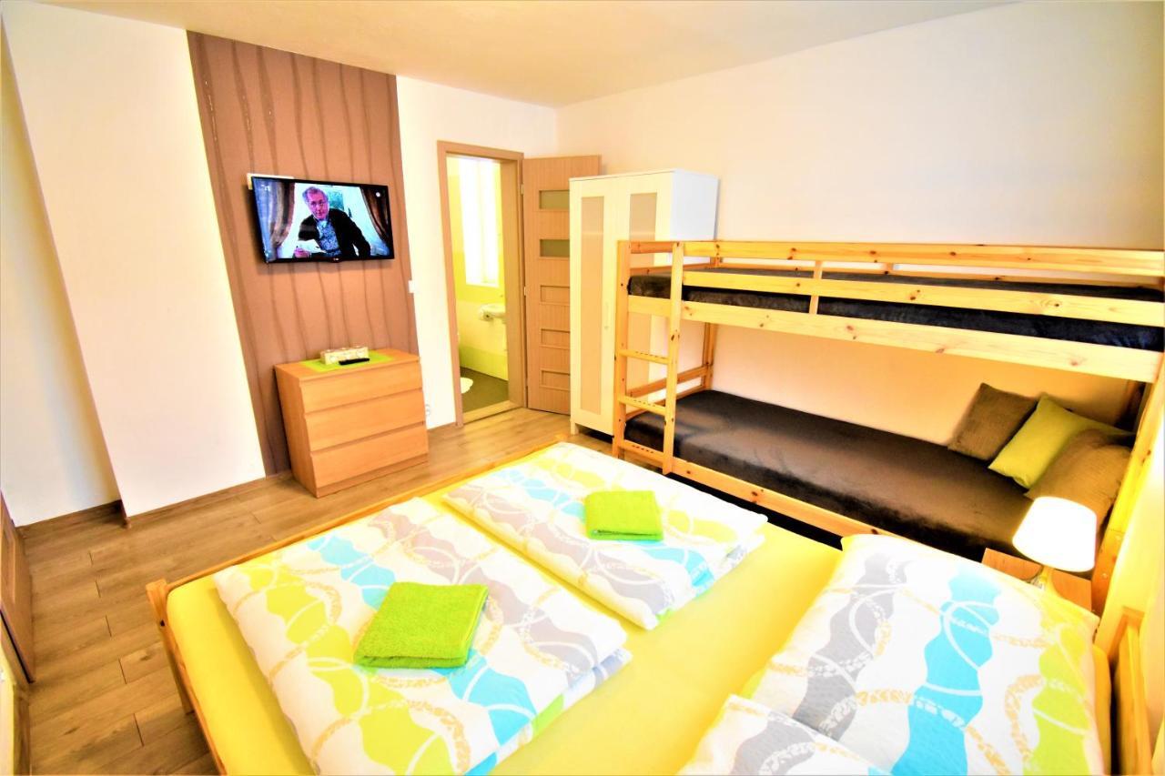 Penzion Privat Siesta Hotell Liptovský Mikuláš Exteriör bild
