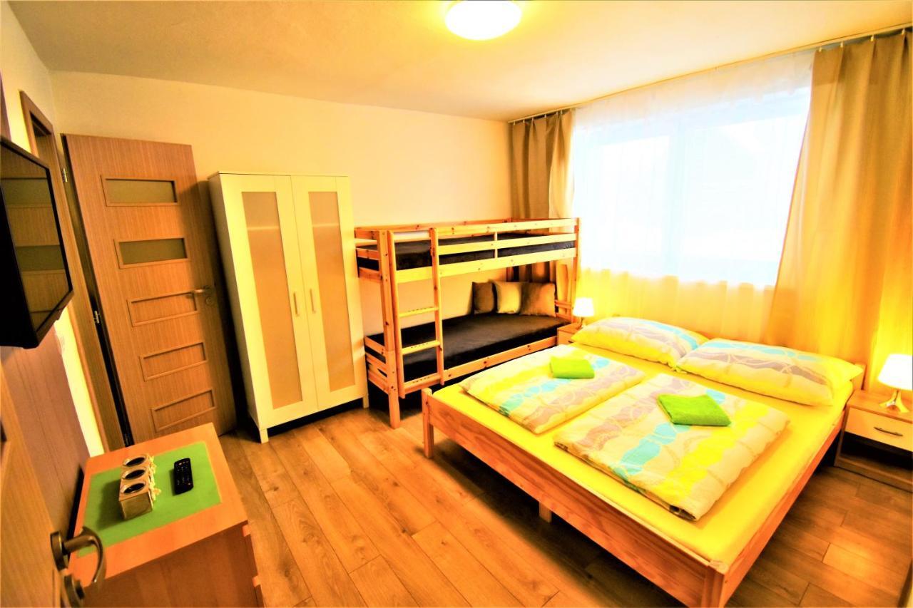 Penzion Privat Siesta Hotell Liptovský Mikuláš Exteriör bild